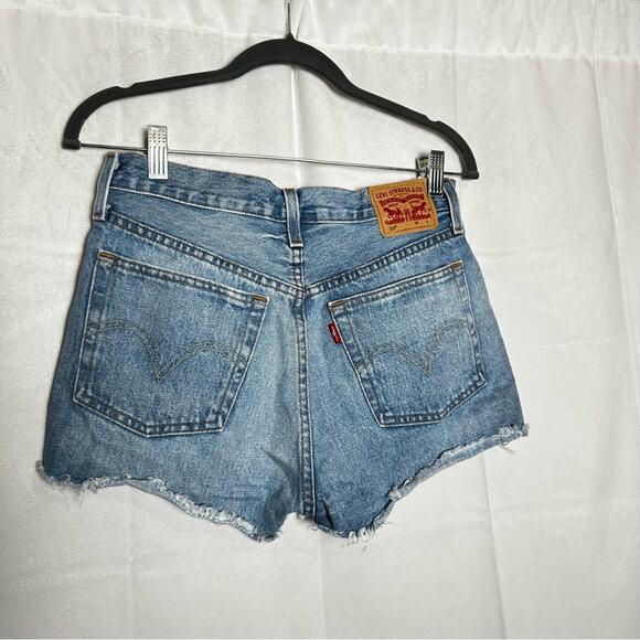 Levi’s 501 Light Wash Hidden Button Fly Raw Hem 100% Cotton Denim Jean Shorts 26 - Picture 2 of 6